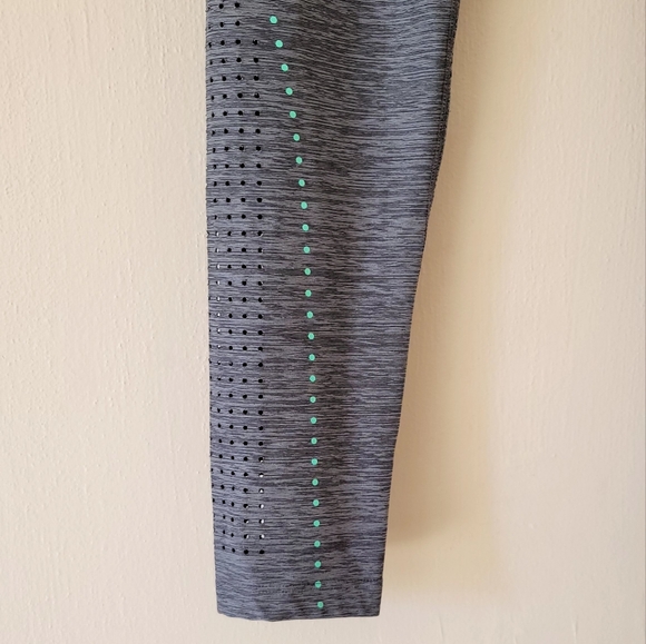 Pink Victoria's Secret Ultimate Yoga High Rise Leggings Size Small - Picture 4 of 8